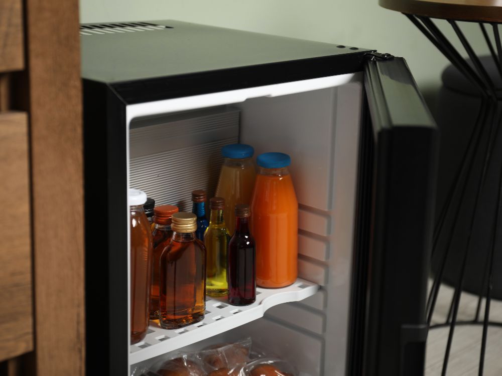 ¿Es Imprescindible Equipar Una Habitación Con Un Minibar Para Hotel? 2 Ciho Minibar Para Hoteles 0