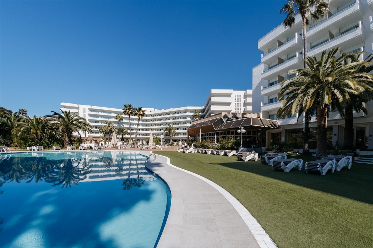 Piscinas Del Hotel Familiar En Salou Piscinas Del Hotel Familiar En Salou
